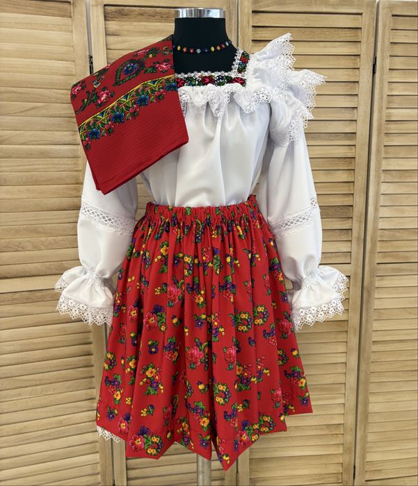 Costum traditional/popular pentru femei de Maramures