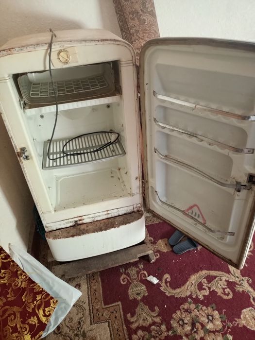 Холодильник сотилади холати яхши ишлаб дурибди айби йук