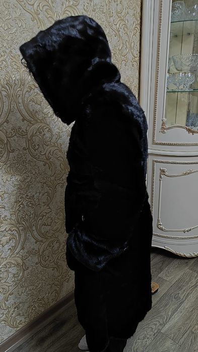 Норковая шуба продаётся