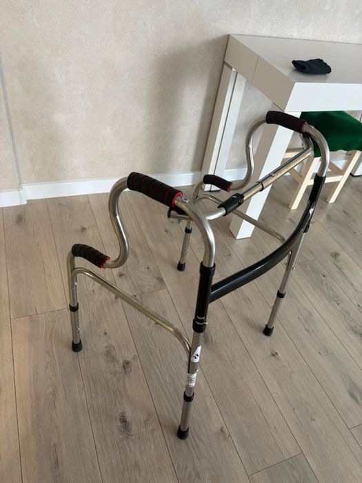 Продам ходунки для взрослых