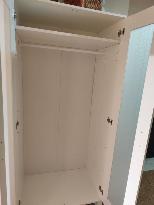 Vând pat pentru dormitor împreună cu dulap