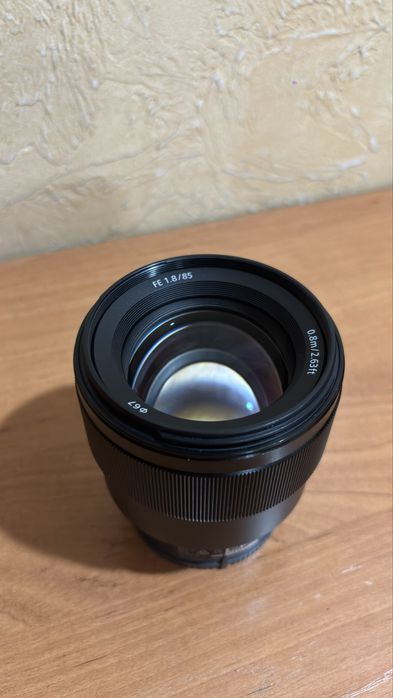 Sony 85mm f/1.8 FE