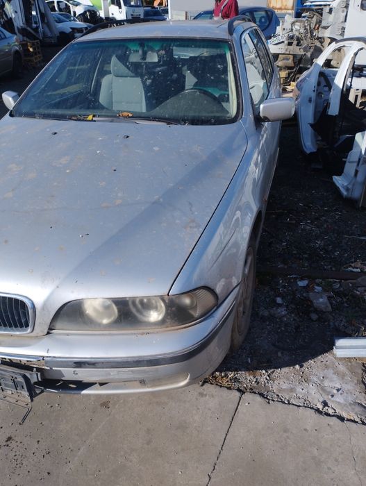 Dezmembrez BMW E39 an 2000 motor 2.0diesel