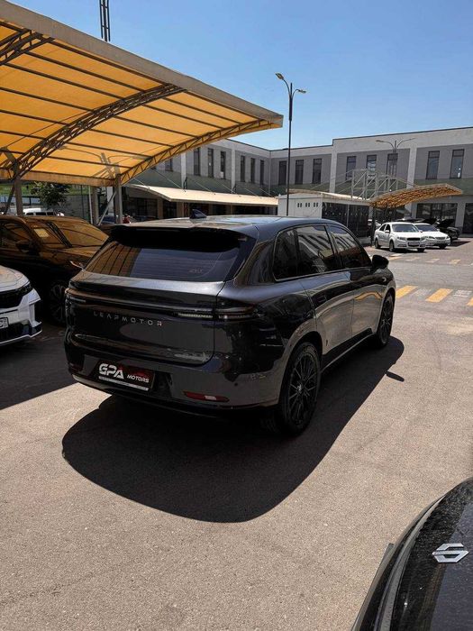 LEAPMOTOR C10 Гибрид 2024й краска тозза