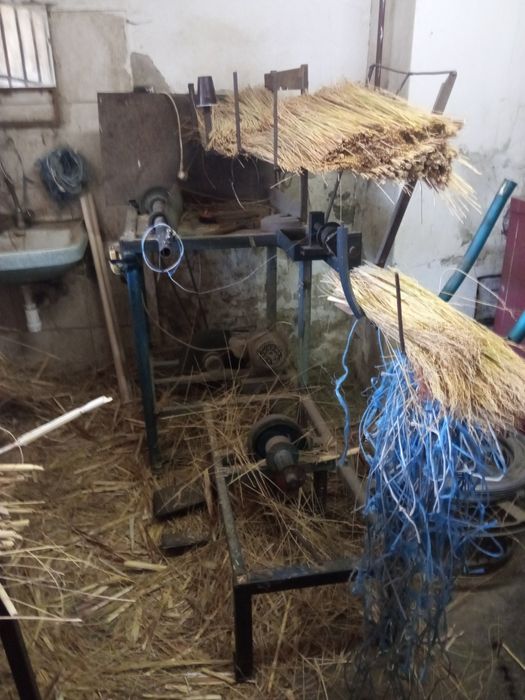 Vând masini second hand pentru făcut maturi de sorg: