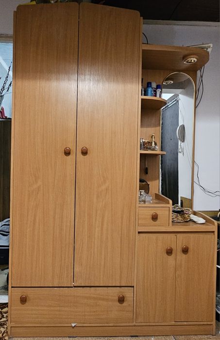 Шкаф в прихожую б/у