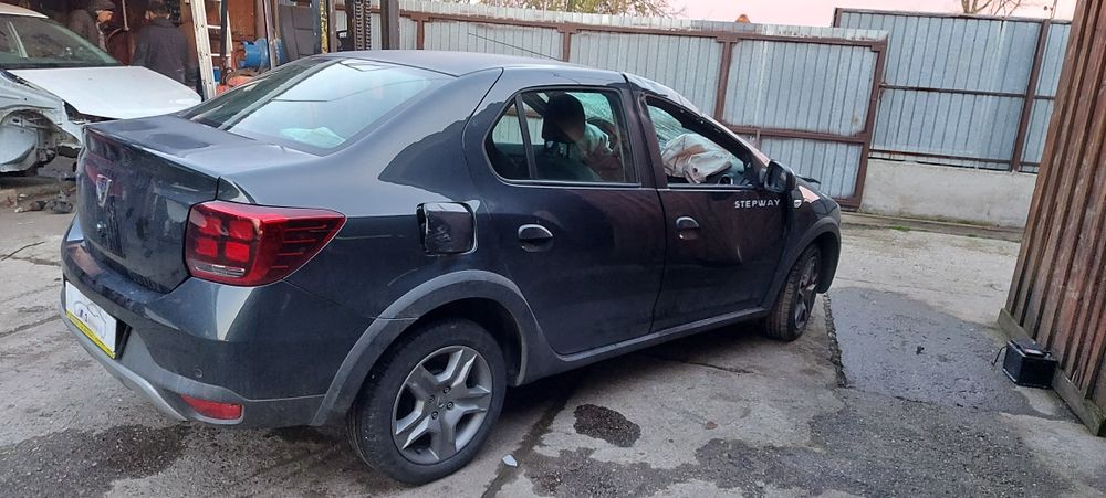 Aripa usa Logan stepway 2020 partea spate