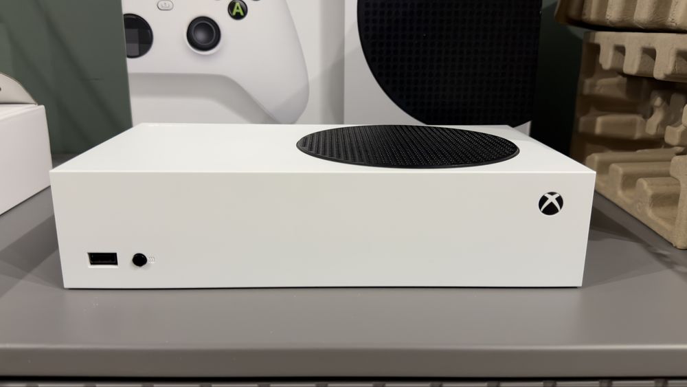 Продаю Xbox Series S