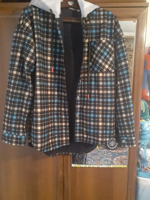 Продам  рубашку  толстовку теплую