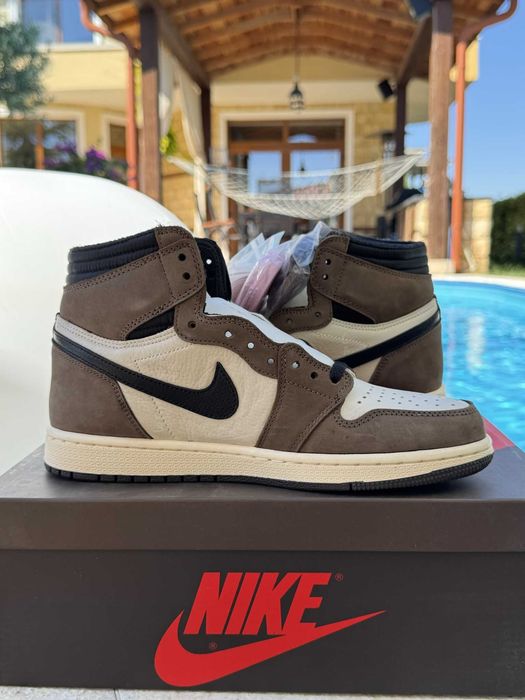 Jordan 1 High Travis Scott Кецове 42 EUR + Кутия + 4 Връзки Нови