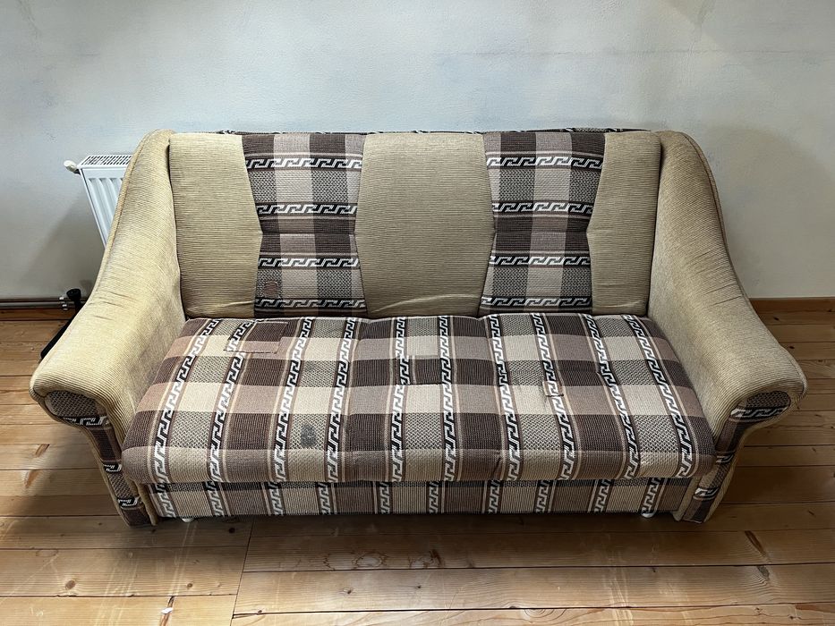 Canapea extensibilă in stare bună !