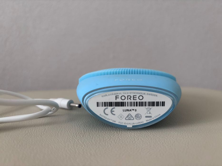 FOREO LUNA™ 3 уред за почистване и стягане на лицето