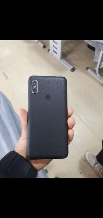 Redmi note 6 pro iPhone x ga oxshaydi