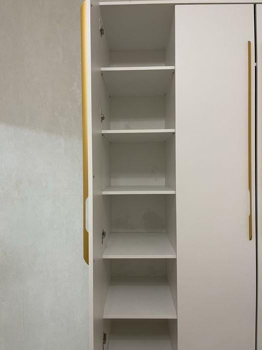 Срочно продам шкаф