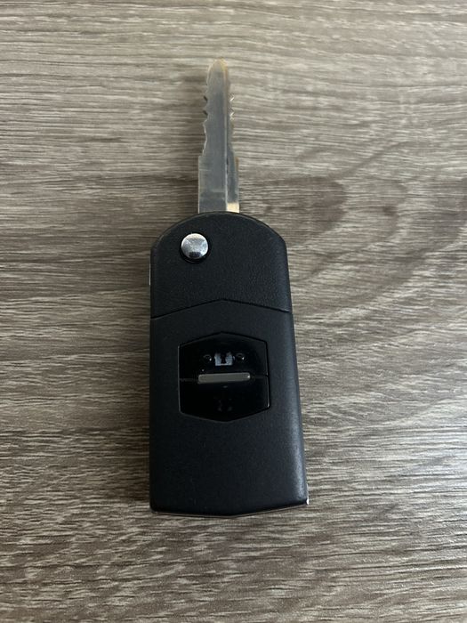 Оригинален ключ мазда 2