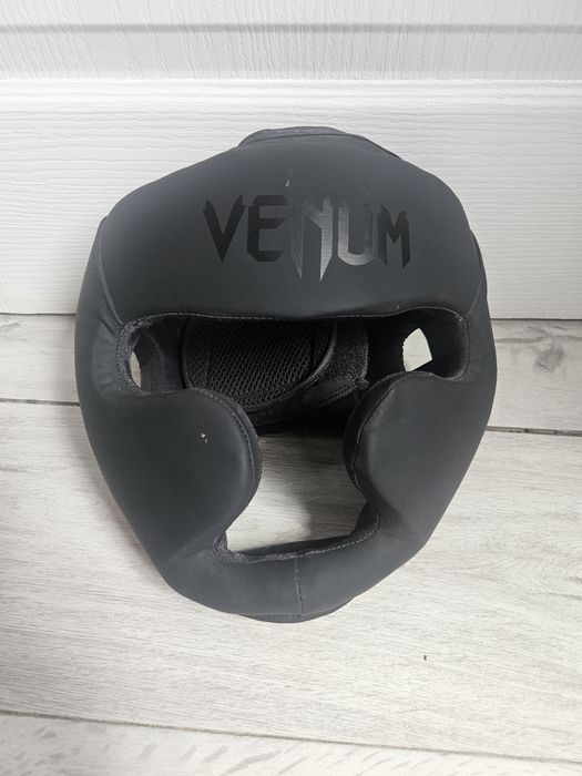 Продам шлем Venum