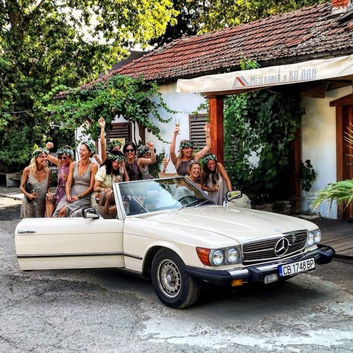 Ретро автомобил Mercedes SL 380 под наем