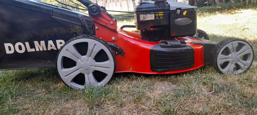 Masina de tuns iarba cu autopropulsie cu 3 viteze