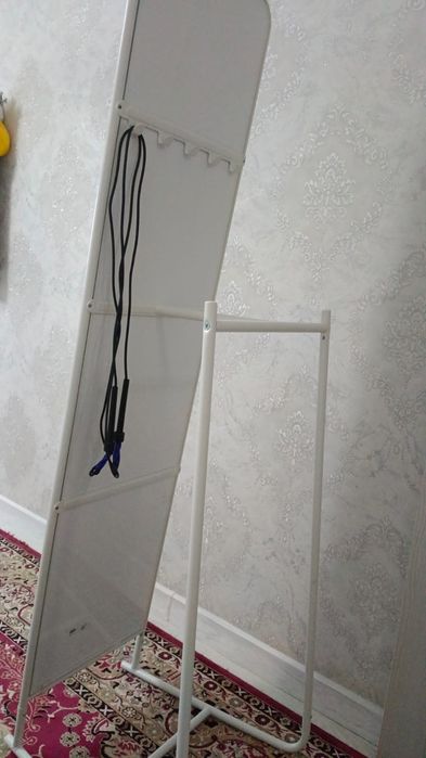 Продам зеркало напольное