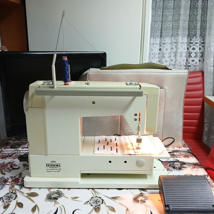 Masina de cusut VERITAS cu graifar industrial rotativ