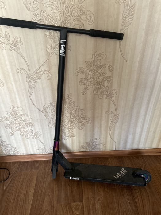 Продам трюковой самокат