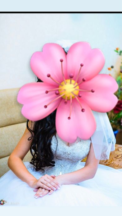 Шикарное свадебное платье ручной  работы