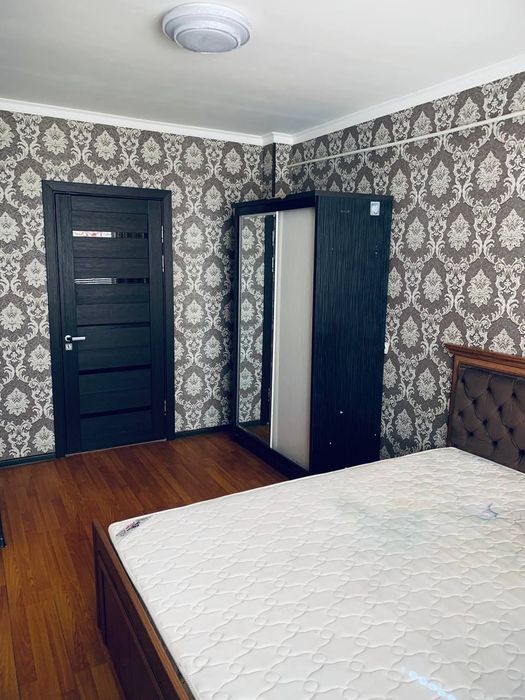 Юнусабад 9 квартал. Продается квартира  2/7/9