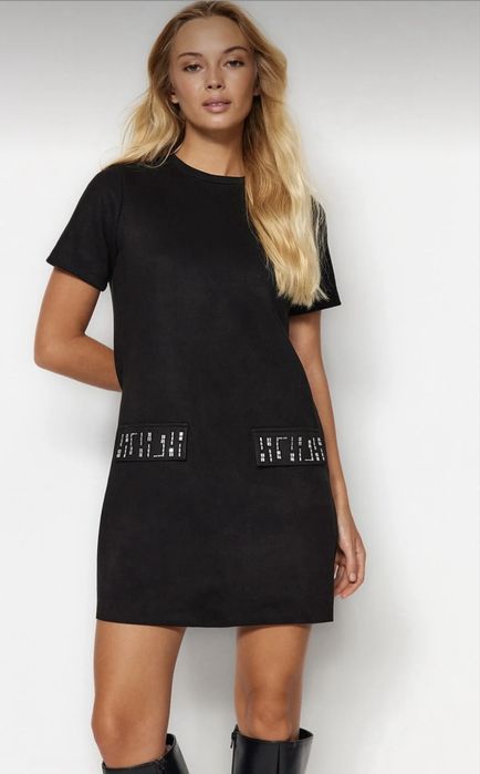 Черна велурена рокля