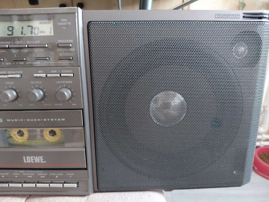 Radiocasetofon LOEWE