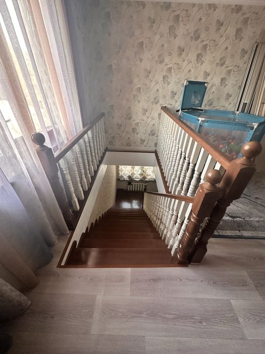 Дом  с большим двором