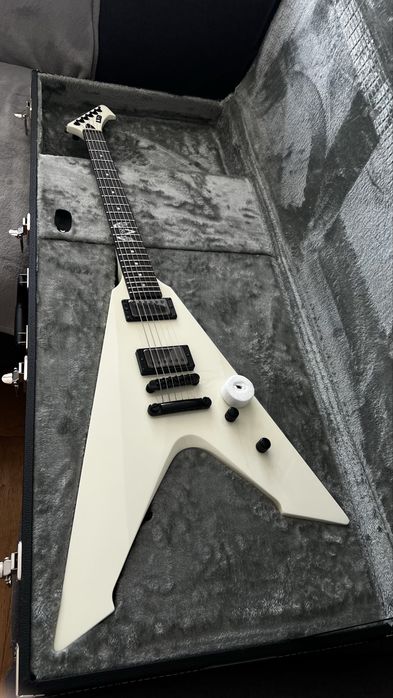 Электрогитара ESP Ltd Vulture James Hetfield signature