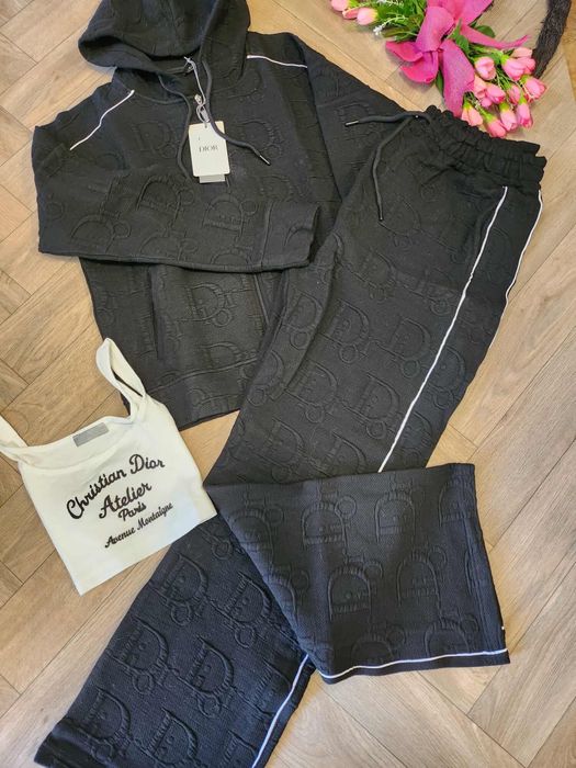 Дамски комплекти