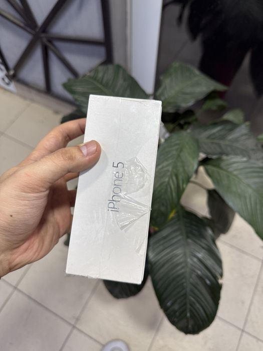 Iphone 5 new 16gb silver no open