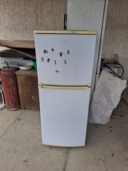 Холодильник в отличном состояний