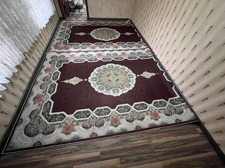 Палас тонкий бардовый