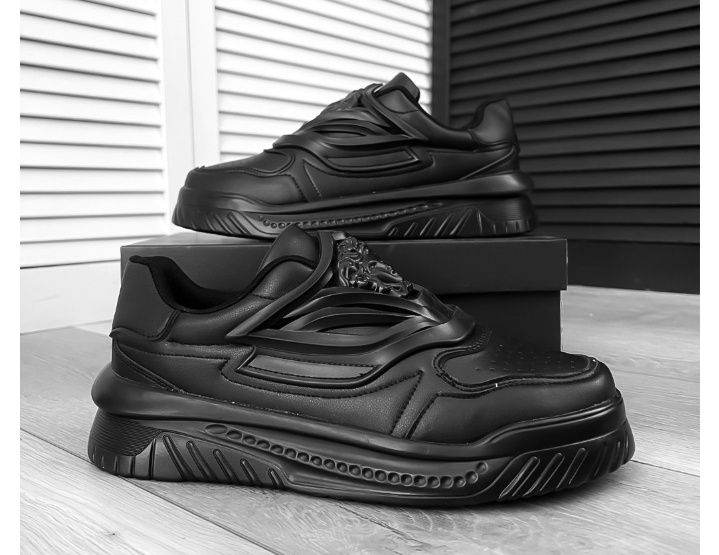 Adidași elegant sport, Versace