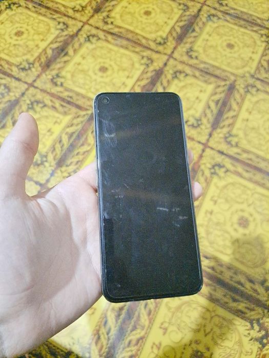 Vând sau schimb realme 8i 128 GB