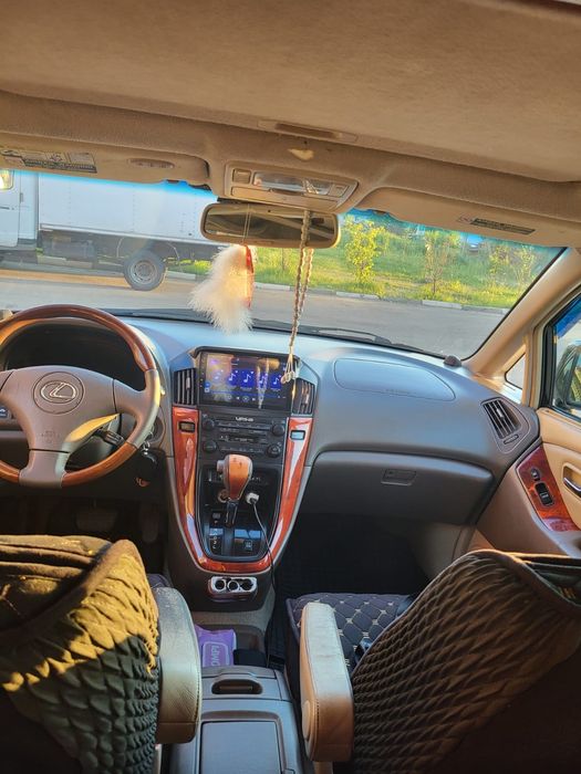 Продам в отличном состоянии Lexus rx 300