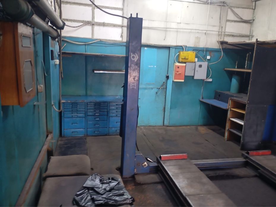 Сто , бокс , подъемник , помещение