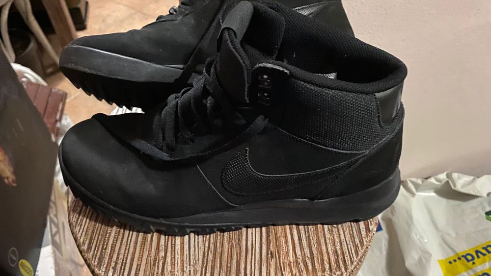 Nike 44 Сникърси Hoodland Suede