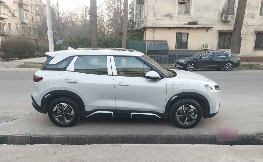 Продам свой BYD Yuan Up. Официальный. 7.100 км пробег. Отл. состояние