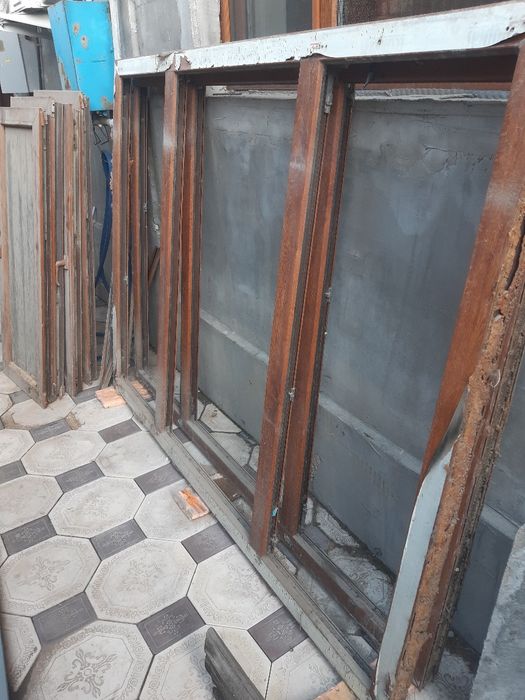 Продам оконные рамы