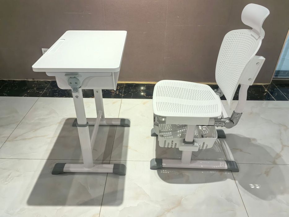 Продам комплект парта стул трансформер