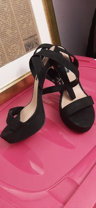 Дамски официални обувки, сандалети и ботуши 36 и 37 номер от естествен