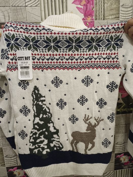 Срочно продам новогодние свитера