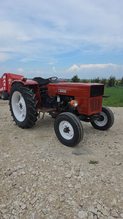 Vând Universal 600