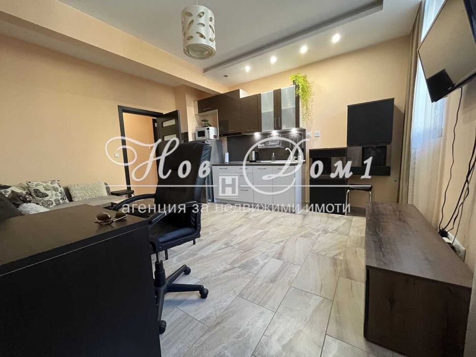 Дава се под наем Тристаен апартамент в Варна, Център - 74 кв.м за 1020 € - Снимка #2