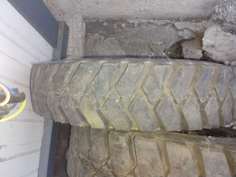 Гума 7.00х15 не са карани 1 метър