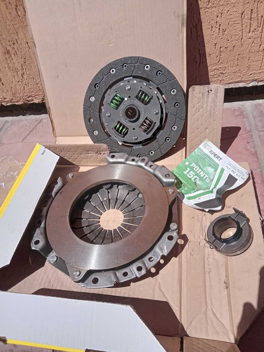 Комплект съединител LUK за стари модели автомобили Митсубиши и Хюндай