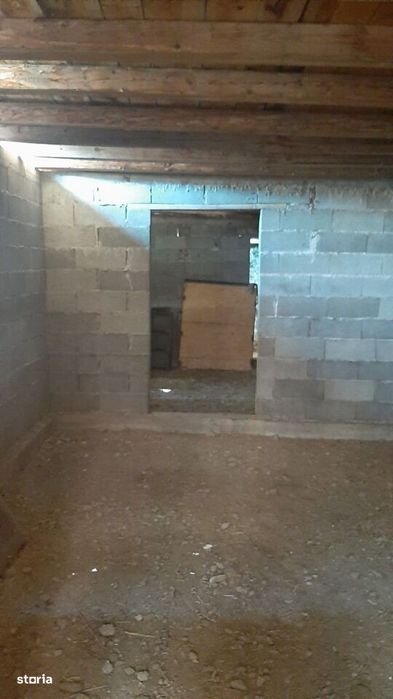 PROPRIETAR-Vand casa cu teren Lapos  (Darmanesti)